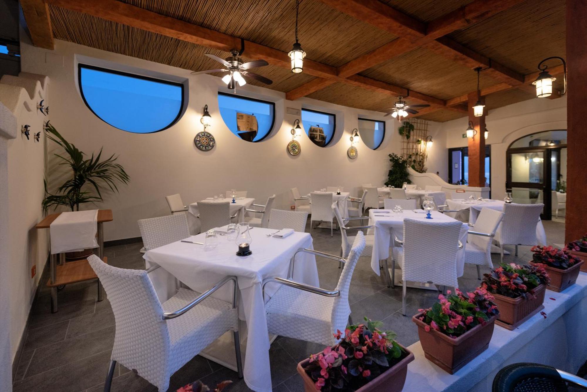 Hotel Villa Sirena Sant'Angelo  エクステリア 写真
