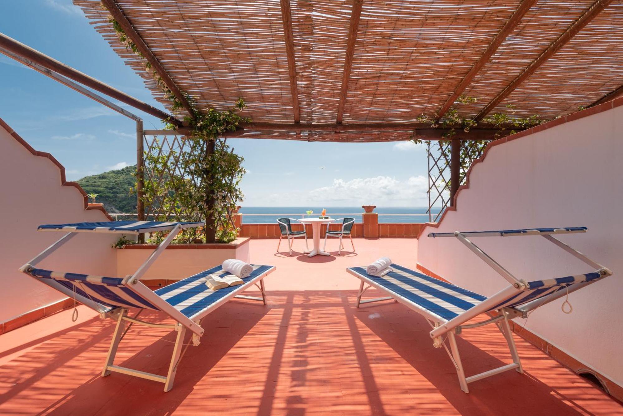 Hotel Villa Sirena Sant'Angelo  エクステリア 写真