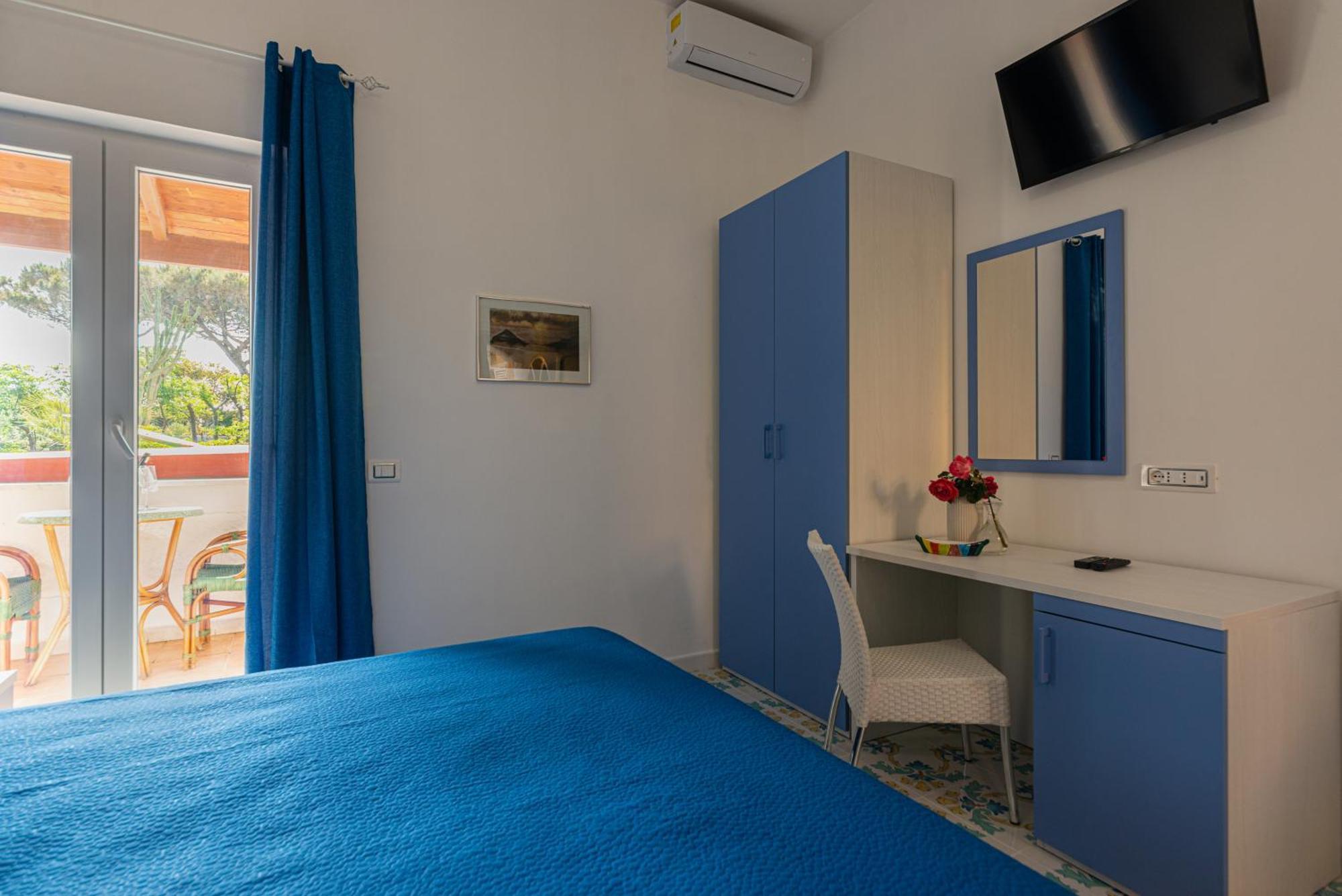 Hotel Villa Sirena Sant'Angelo  エクステリア 写真
