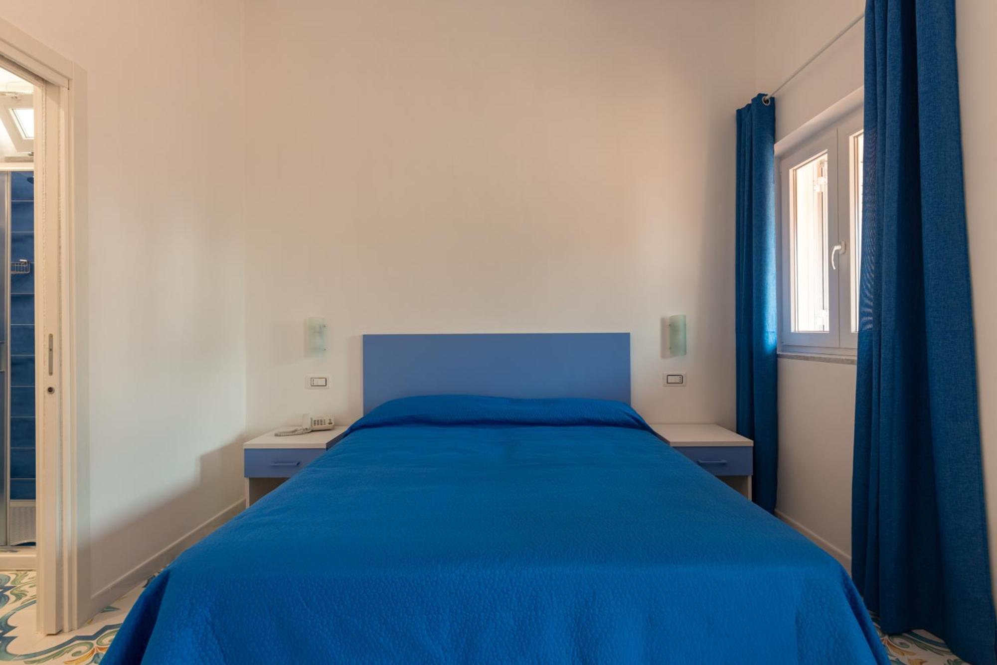 Hotel Villa Sirena Sant'Angelo  エクステリア 写真