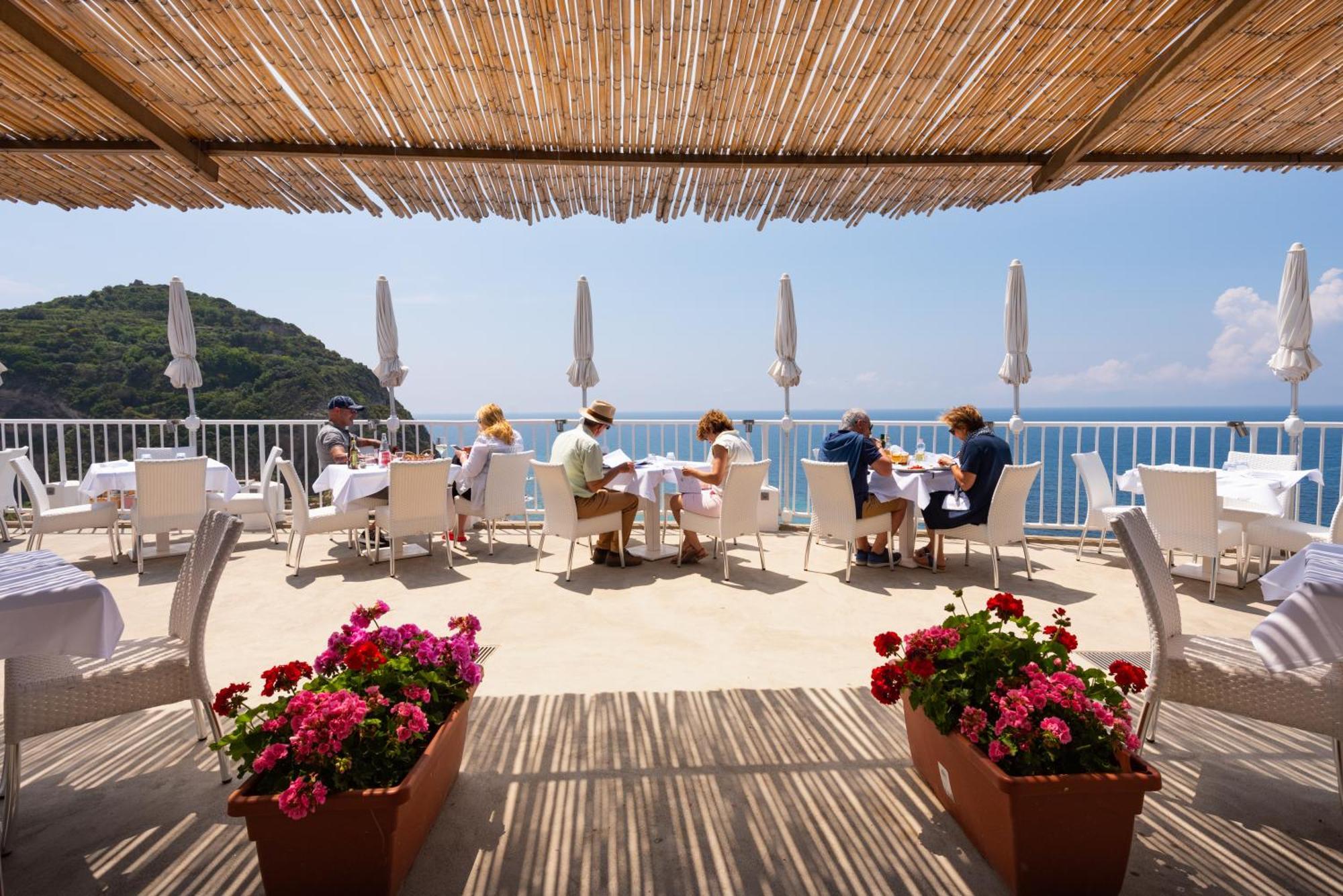Hotel Villa Sirena Sant'Angelo  エクステリア 写真