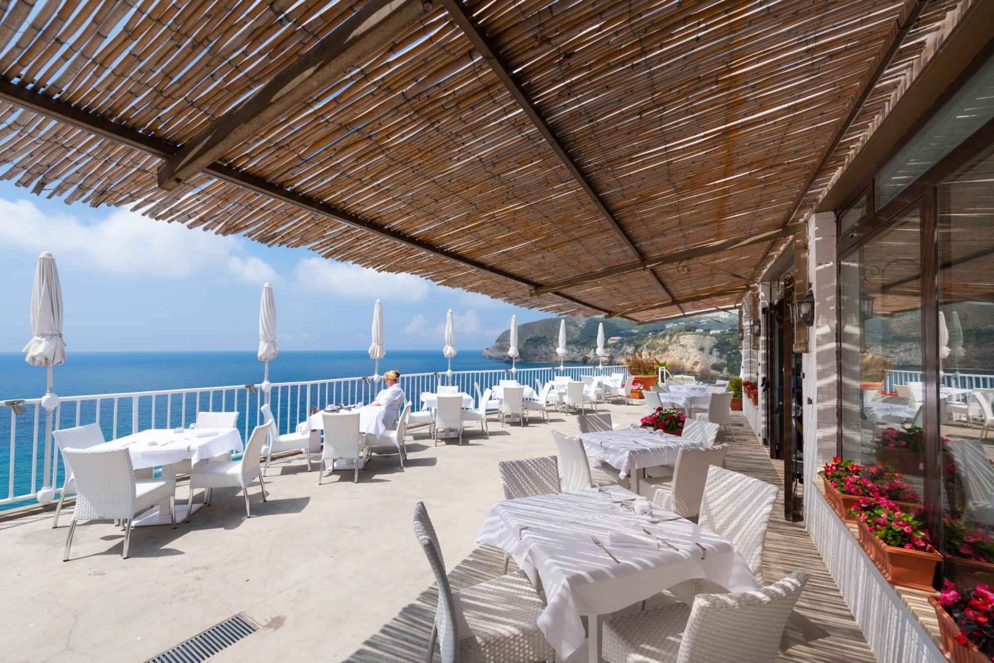 Hotel Villa Sirena Sant'Angelo  エクステリア 写真