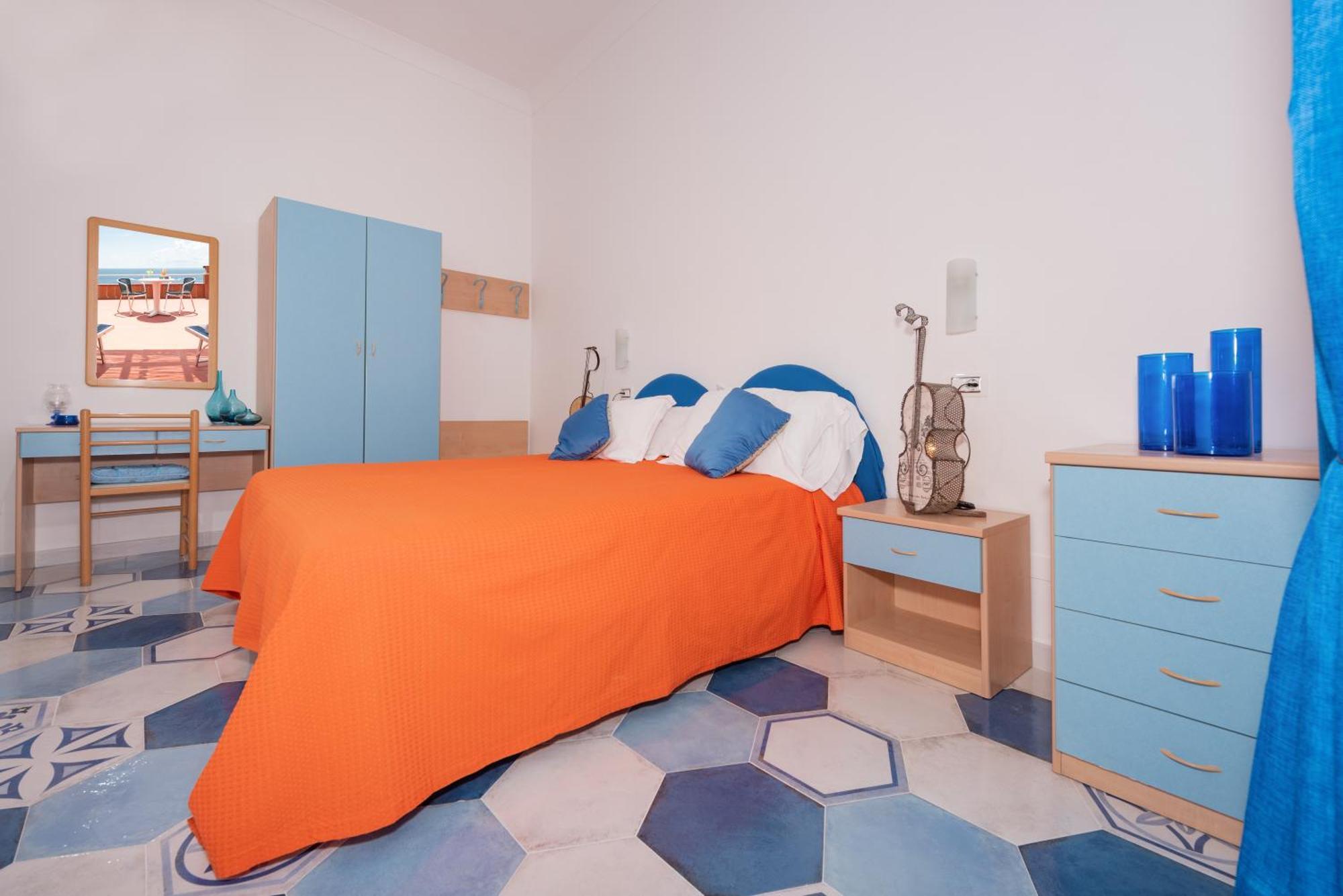 Hotel Villa Sirena Sant'Angelo  エクステリア 写真
