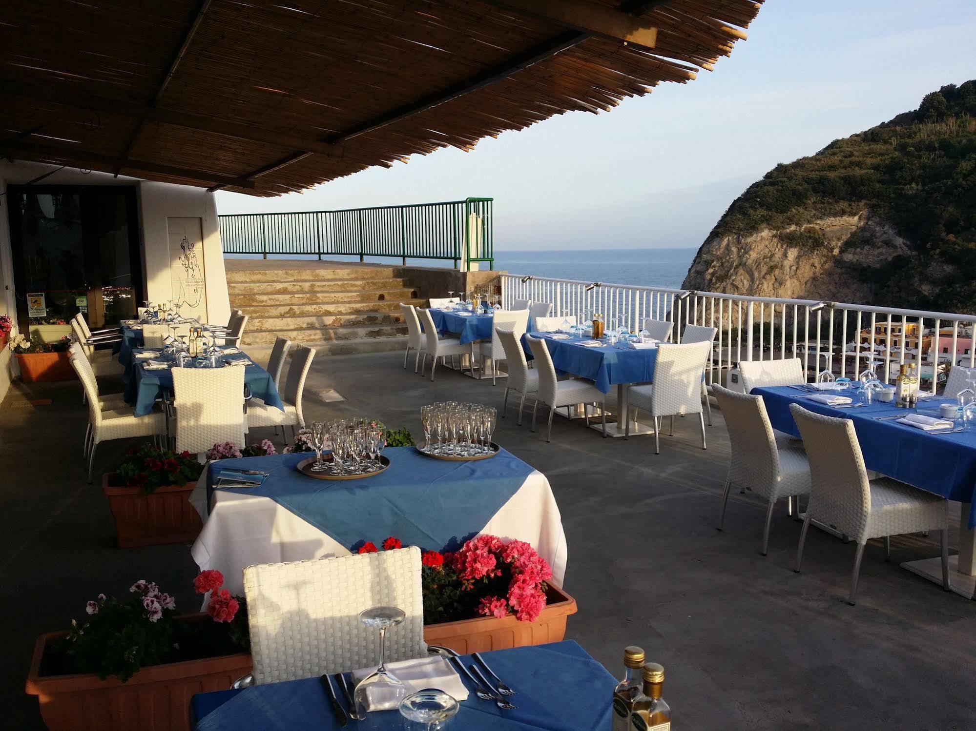 Hotel Villa Sirena Sant'Angelo  エクステリア 写真