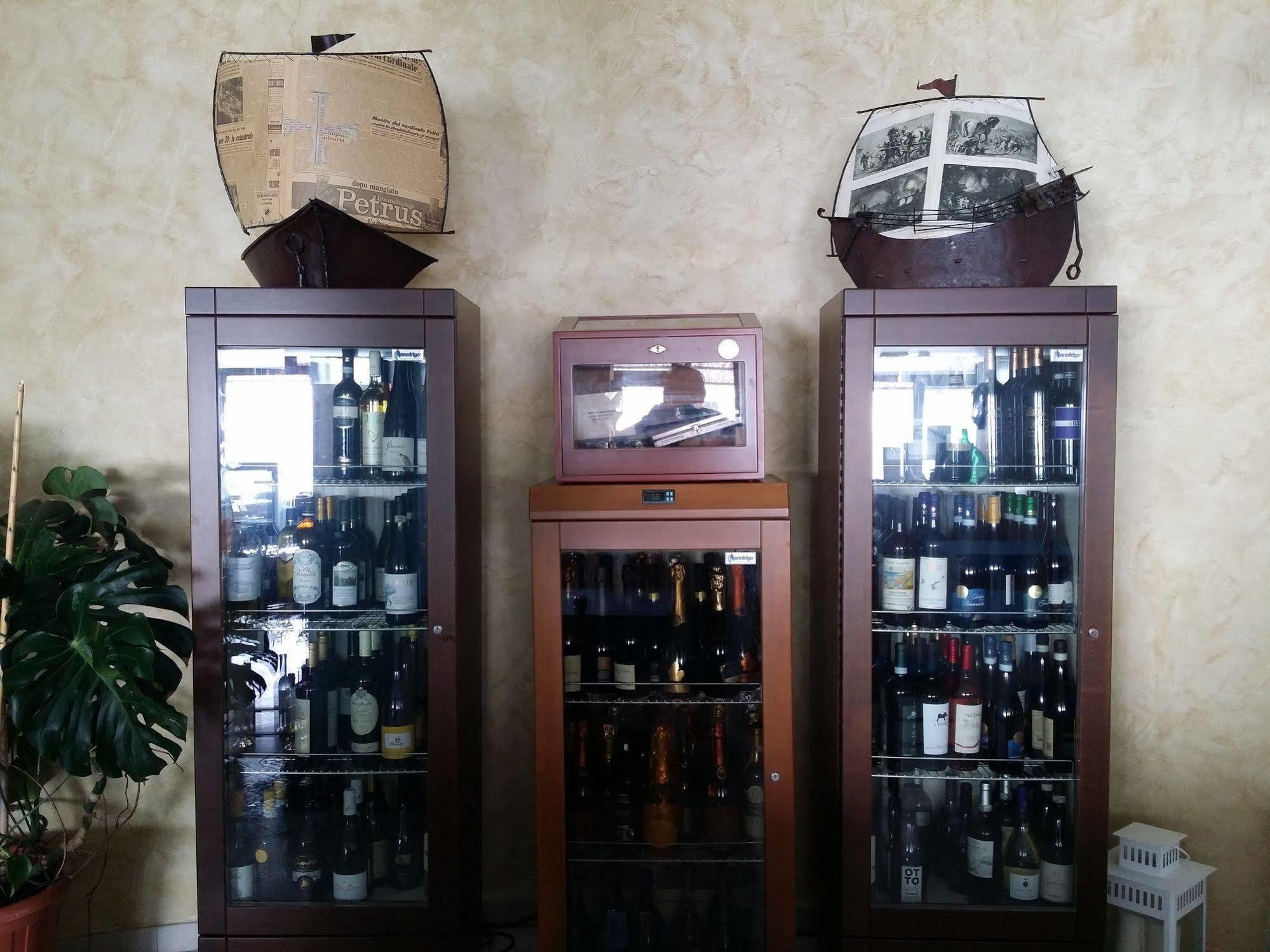 Hotel Villa Sirena Sant'Angelo  エクステリア 写真