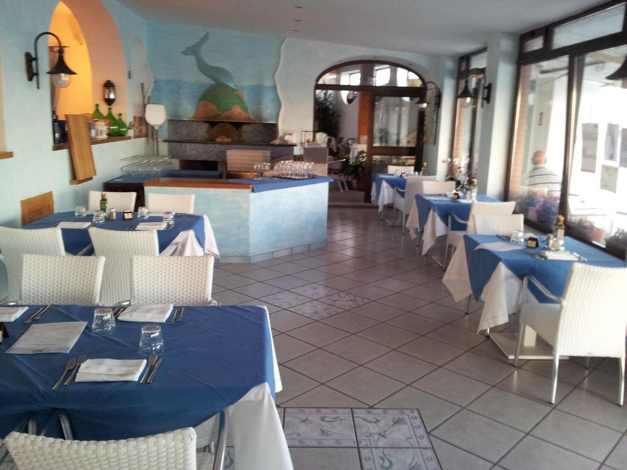 Hotel Villa Sirena Sant'Angelo  エクステリア 写真