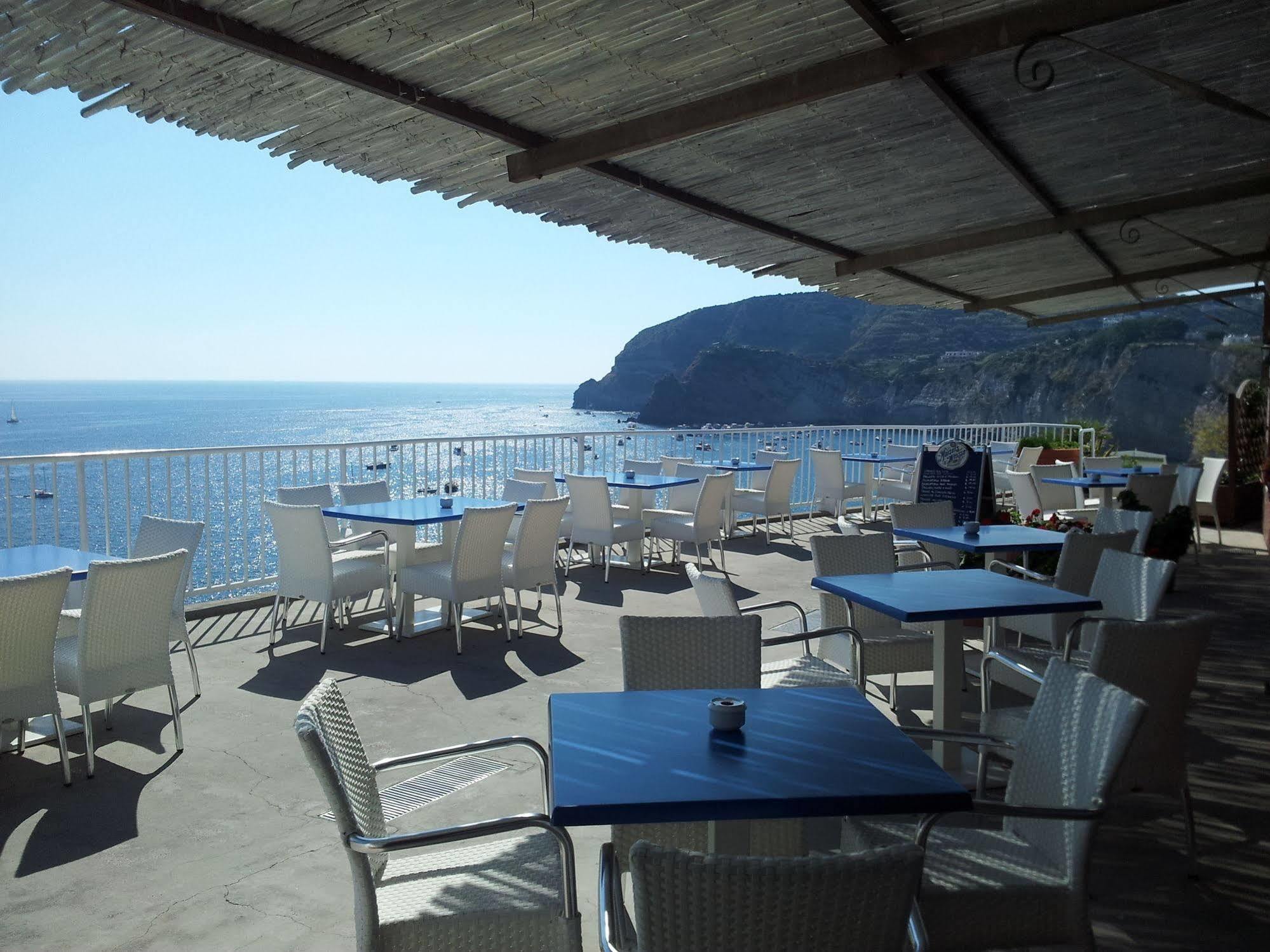 Hotel Villa Sirena Sant'Angelo  エクステリア 写真